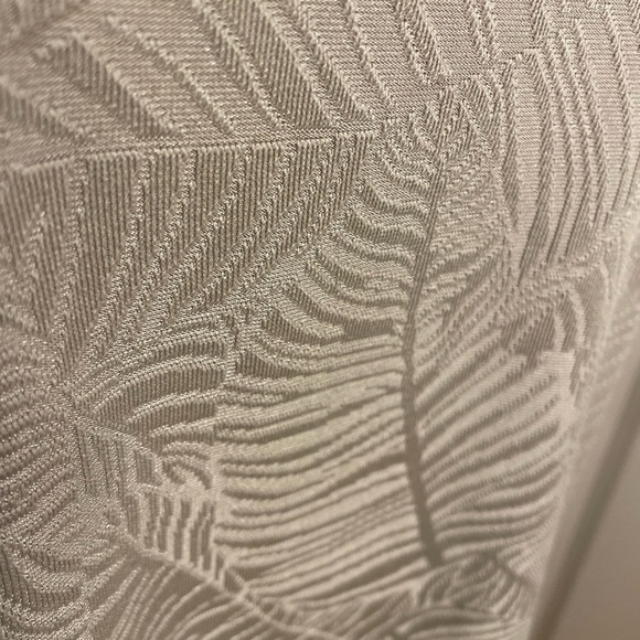 Calvin Klein Leaf design XL sleeveless top. - Picture 4 of 10